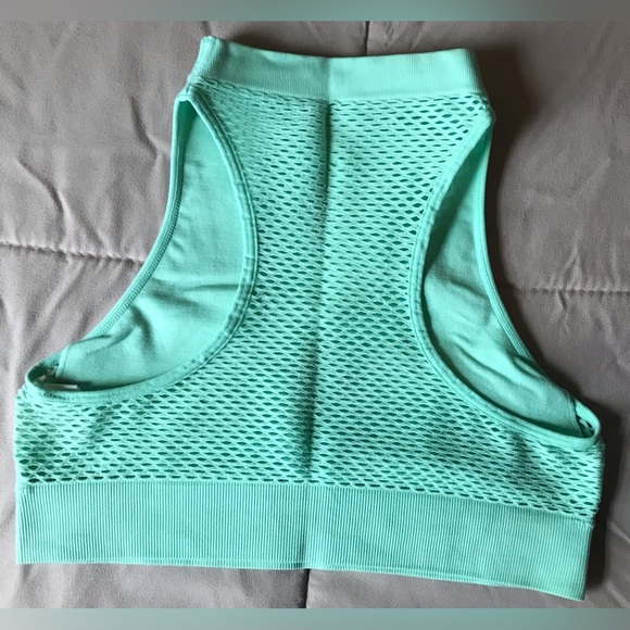 NWOT aerie Mint Green High Neck Fishnet Back Sports Bra Top - M - Picture 2 of 6
